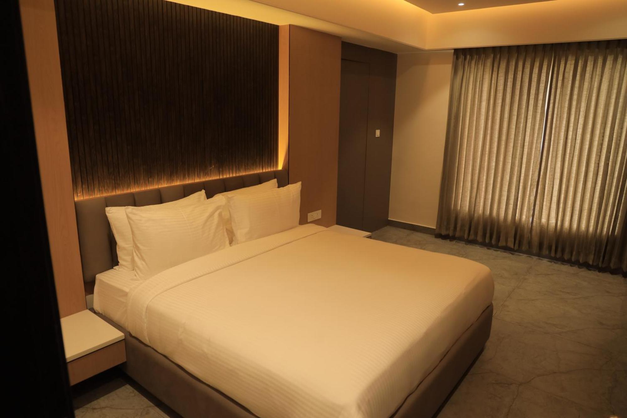 Vantara Suites Vellore Kültér fotó