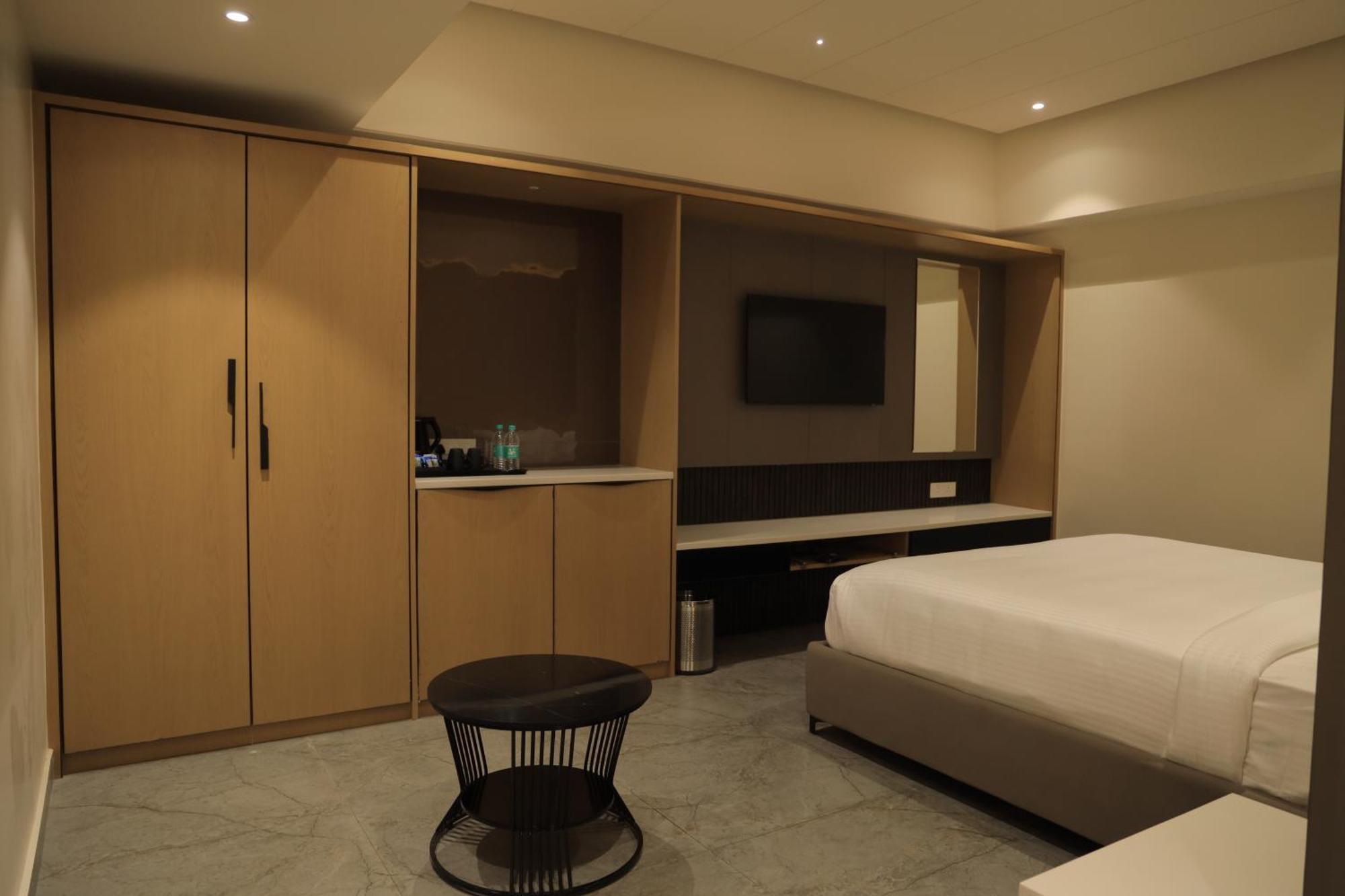 Vantara Suites Vellore Kültér fotó