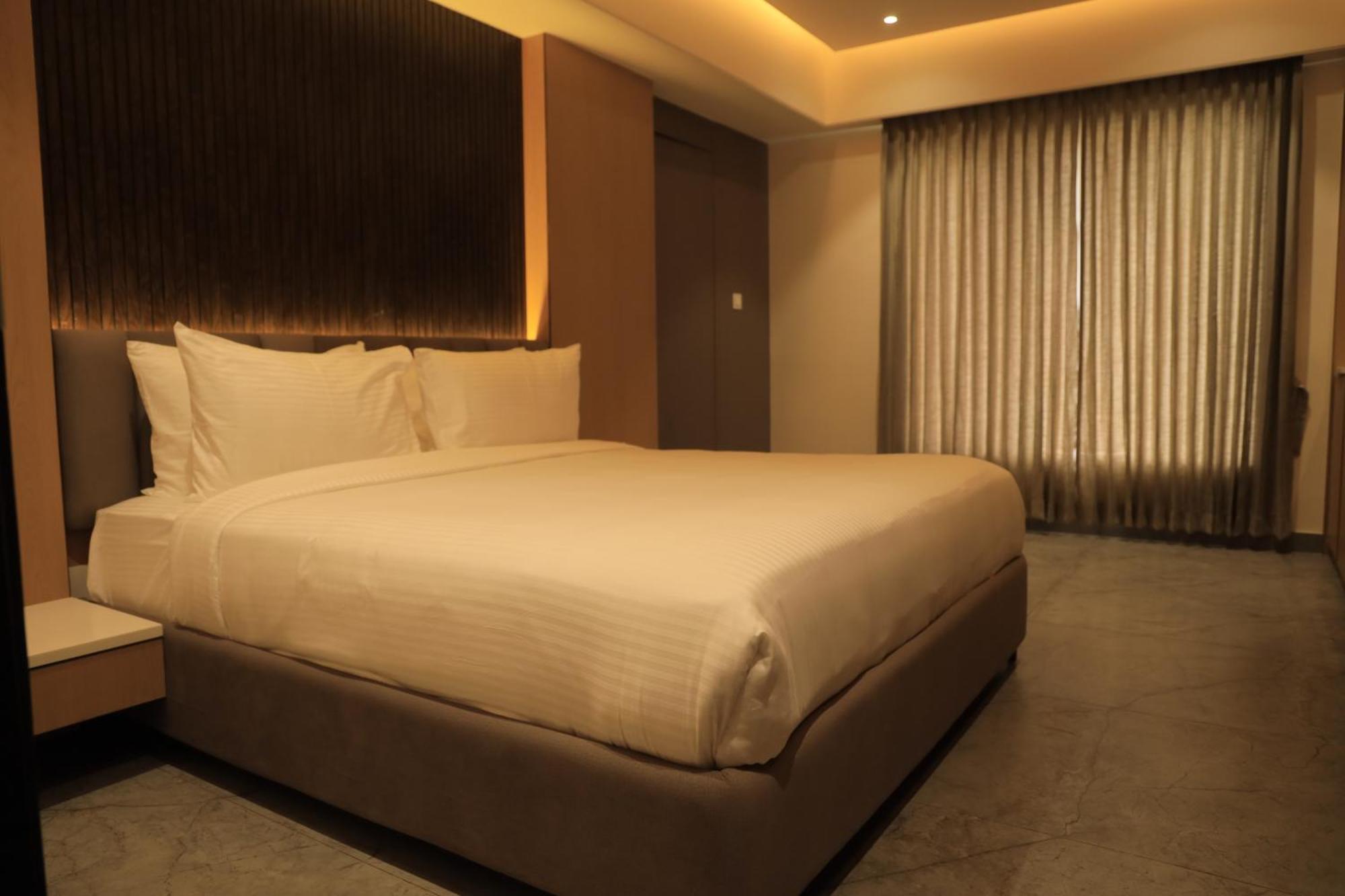 Vantara Suites Vellore Kültér fotó